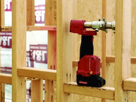 ROMAX Axial можно после работы устойчиво поставить на верстак